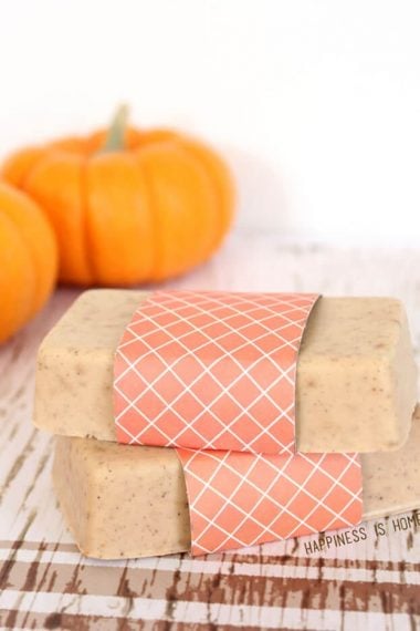 diy pumpkin spice soap bars with pumpkin decorations