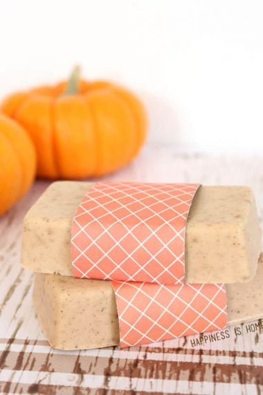 diy pumpkin spice soap bars with pumpkin decorations