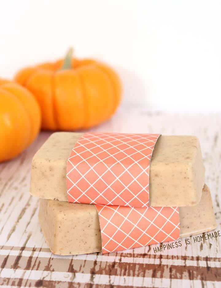 diy pumpkin spice soap bars with pumpkin decorations