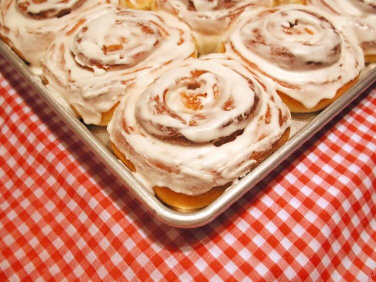 Easy Homemade Cinnamon Roll Recipe