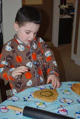 Peanut Butter Playdough {Recipe}