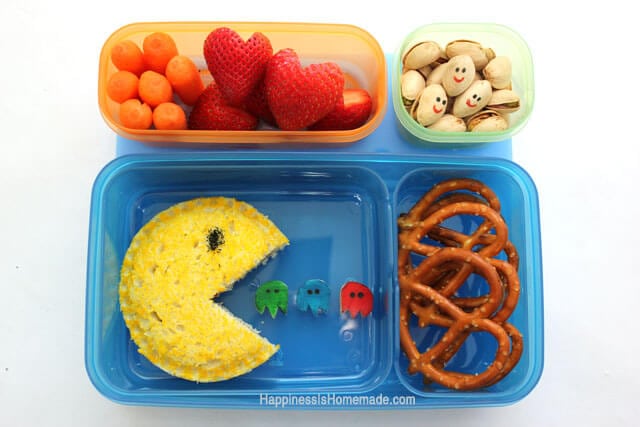 Mom Makes Adorable Bento Lunches For Her Two Sons