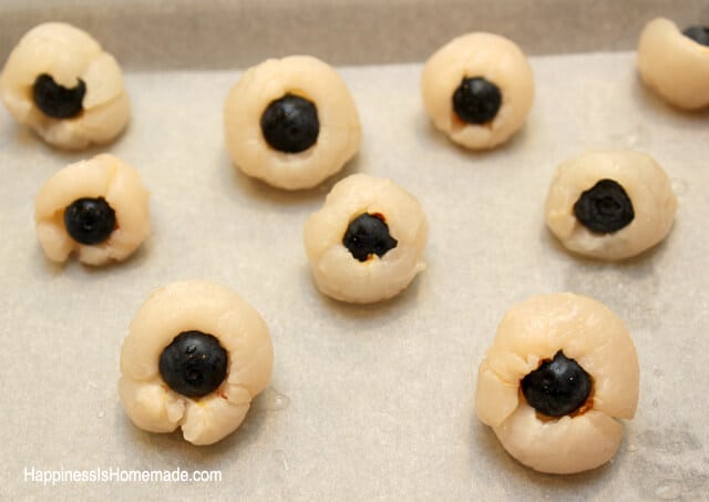 Making Lychee and Blueberry Halloween Cocktail Eyeballs
