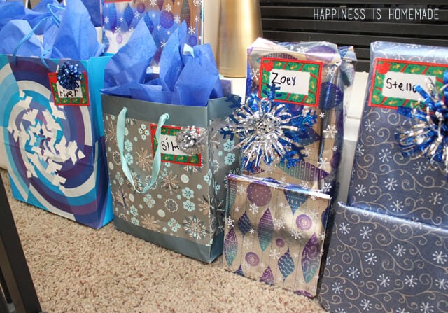 FROZEN Party Gifts wrapped 