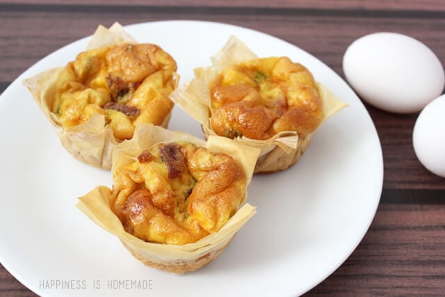 Bacon and Cheddar Mini Quiche Cups with Phyllo Crust {Recipe}