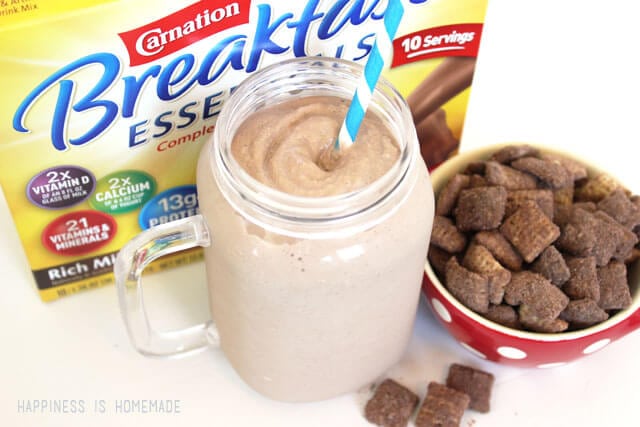 Healthy Chocolate Breakfast Smoothie & Muddy Buddies Mix