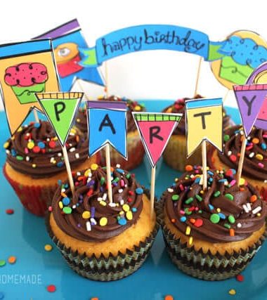 cute rainbow birthday party printables  on cupcakes