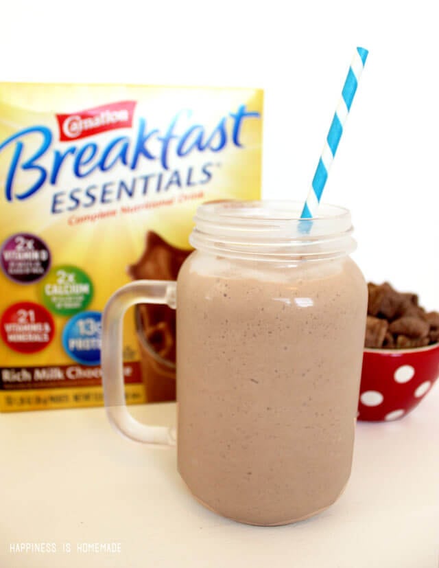 Healthy and Rich Chocolate Breakfast Smoothie