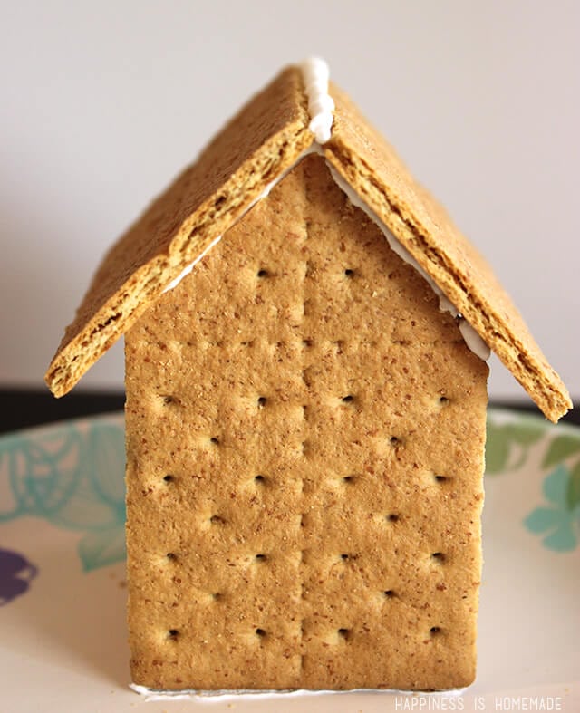 Simple Graham Cracker Gingerbread Houses