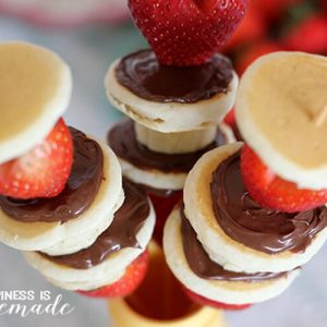 nutella pancakes and strawberries treat