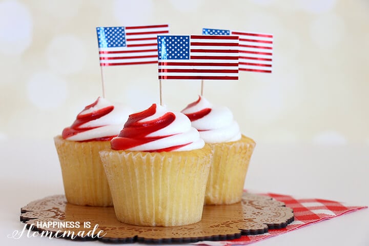Cute 4th of July Cupcakes with Metallic Foil Flags