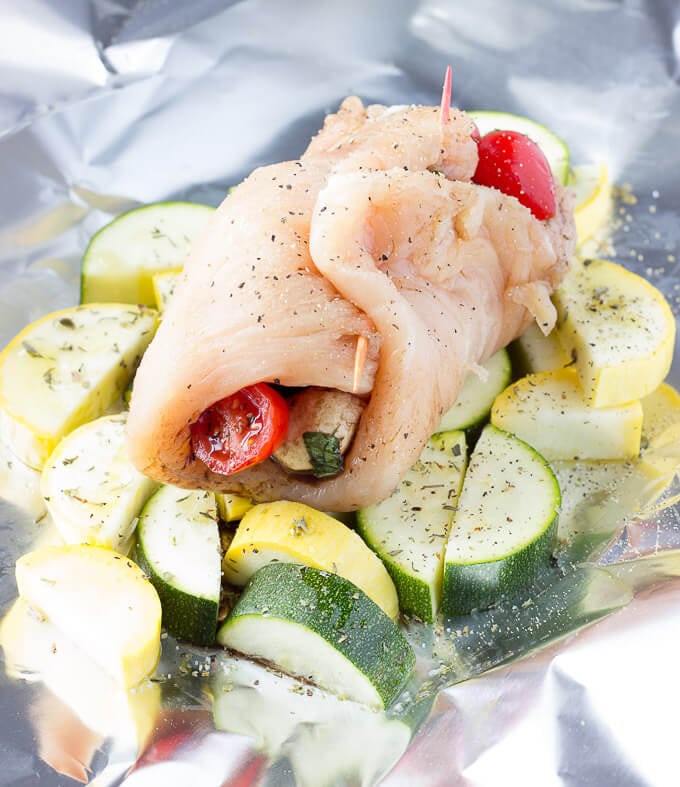 caprese stuffed chicken in foil packets