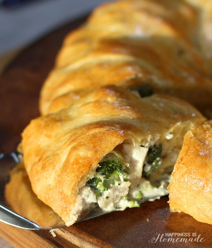 Broccoli and Chicken Crescent Roll Ring