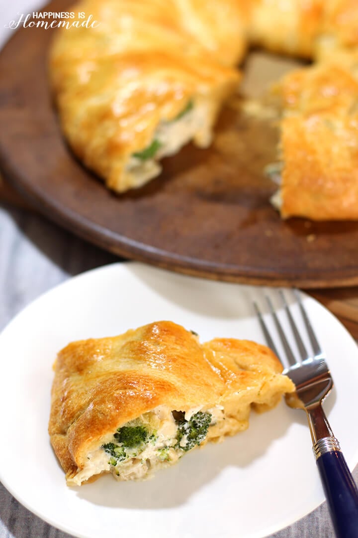 Chicken & Broccoli Crescent Roll Ring