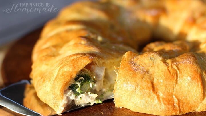 Chicken & Broccoli Crescent Roll Ring