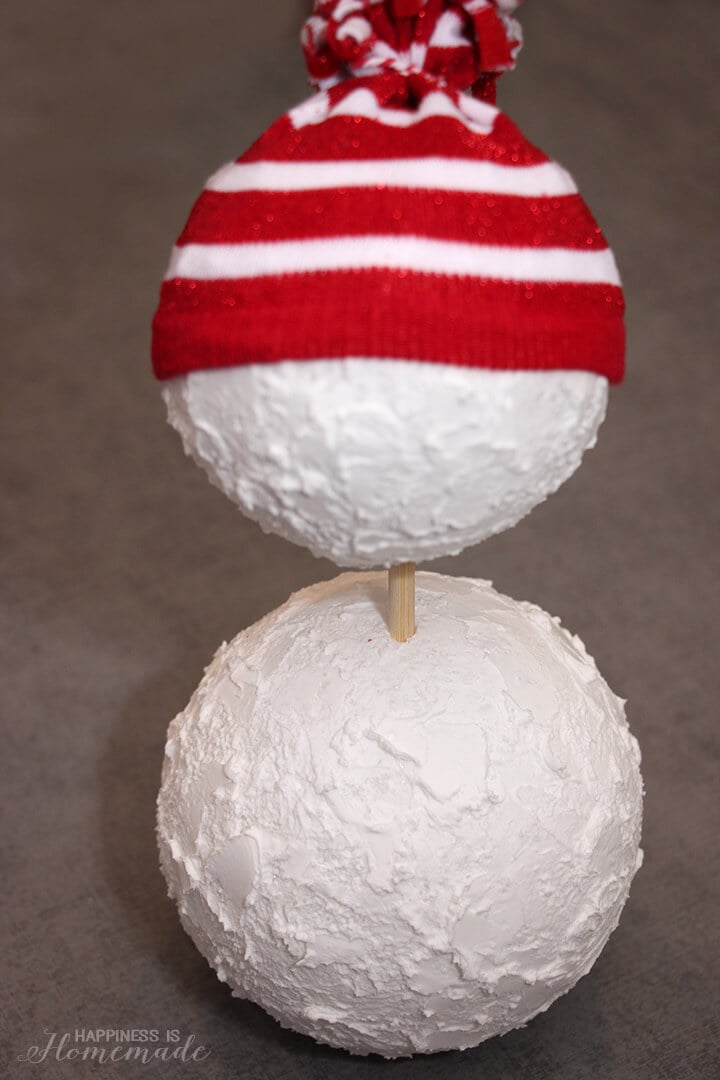 How to Make a Foam Ball Snowman