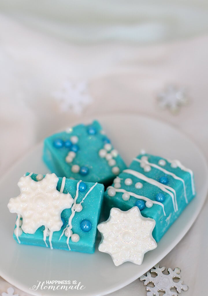 Easy White Chocolate Fudge Snowflakes