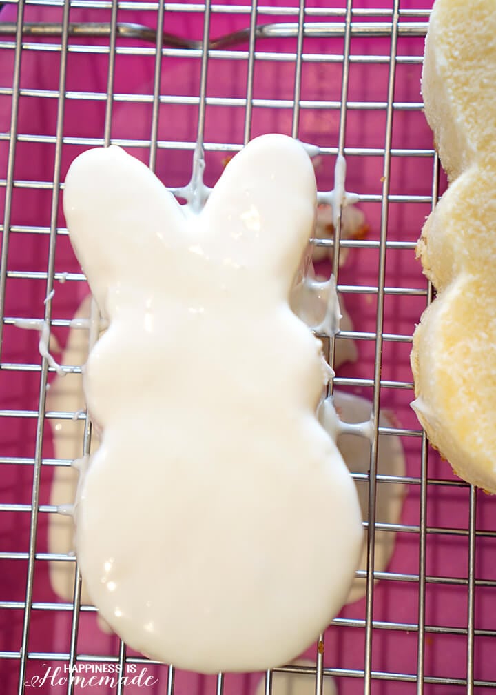 Making Easter Bunny Mini Cake Treats