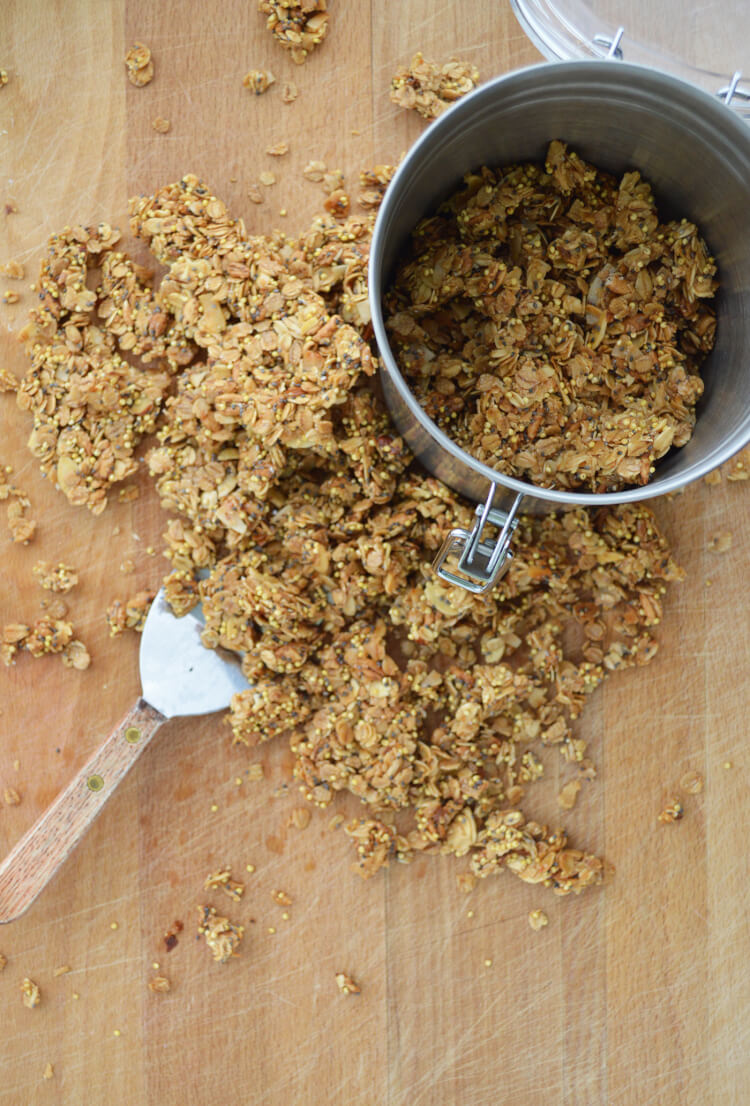 bowl of easy naturally sweet granola