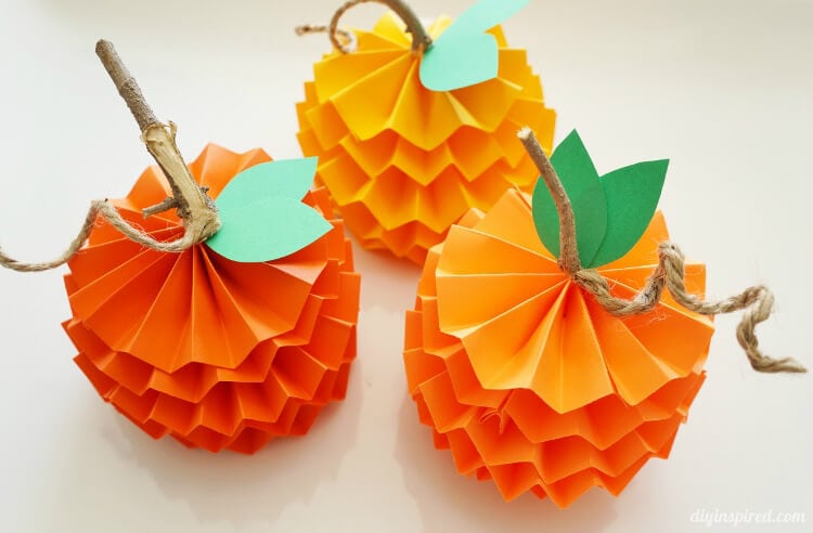 3d paper pumpkins in a bunch