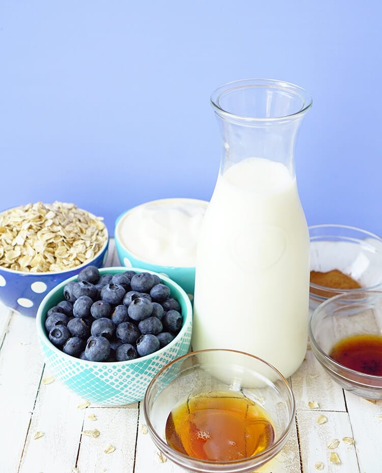 Ingredients for a Blueberry Muffin Smoothie