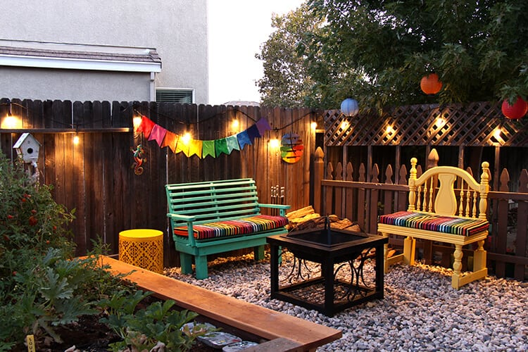 colorful and cozy outdoor backyard setting