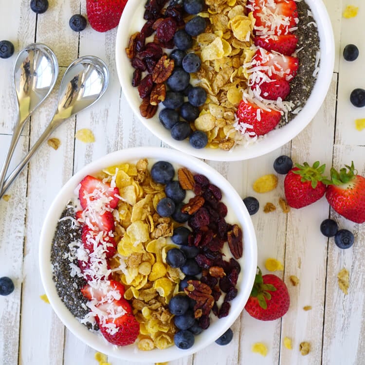 Honey Oats and Berries Breakfast Bowl