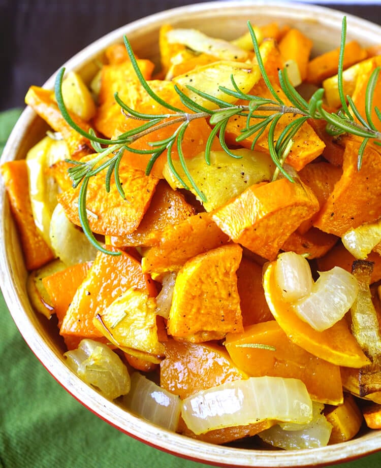 roasted squash and sweet potatoes with apples for easy thanksgiving side dish