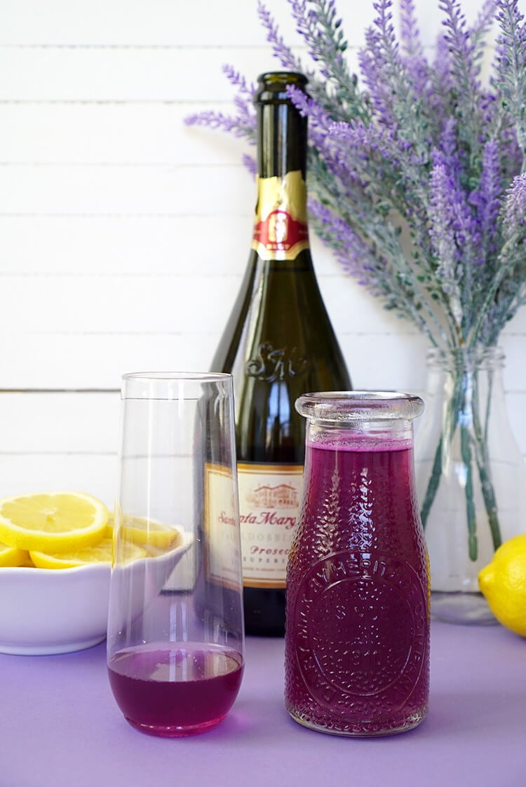 Lavender Lemonade Prosecco Cocktail mixture 
