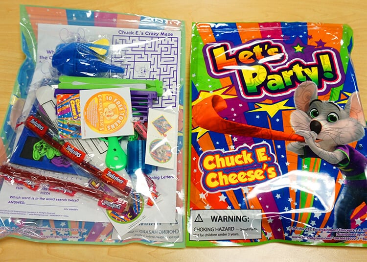 chuck e cheese goodie bag