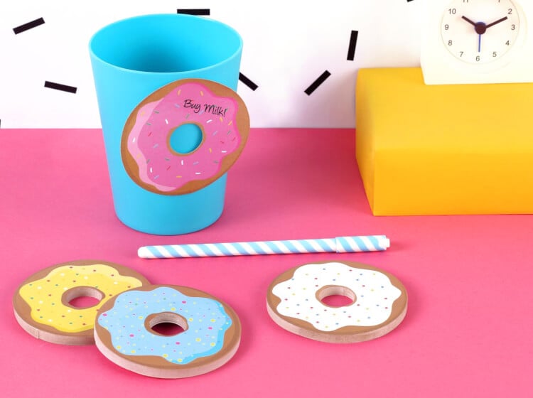 donut sticky notes on table 