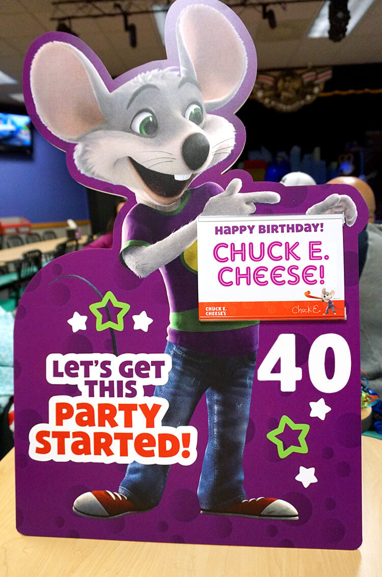 chuck e cheese 40th birthday celebration