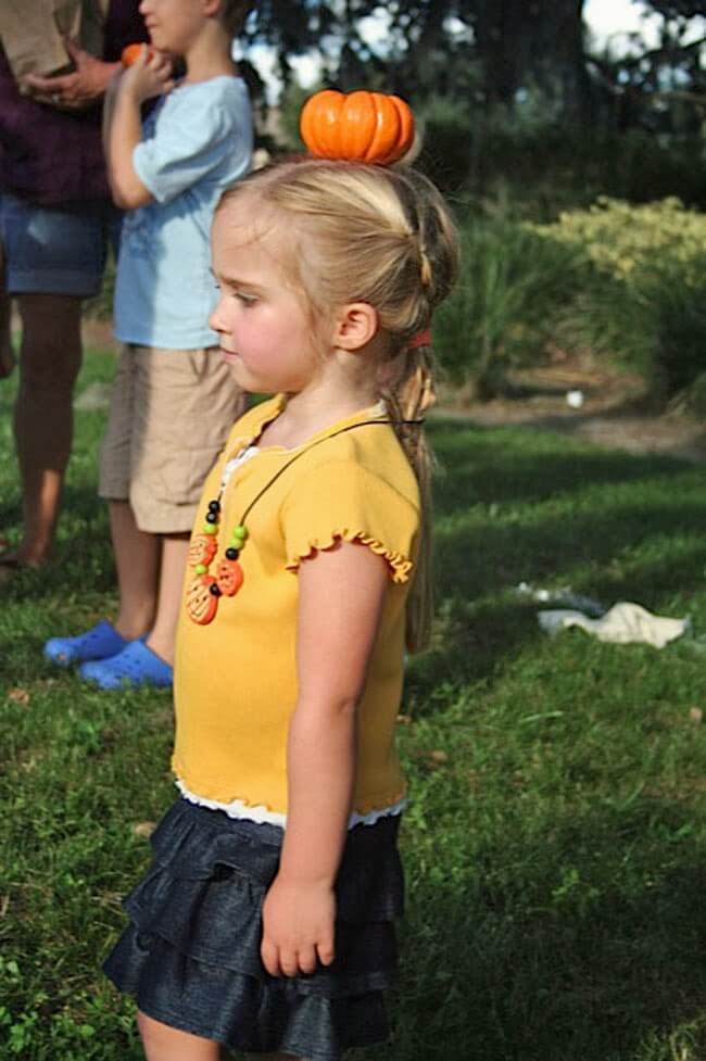 child playing the pumpkin run game