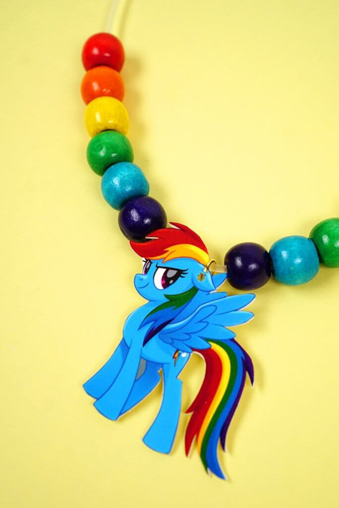 my little pony diy rainbow dash necklace