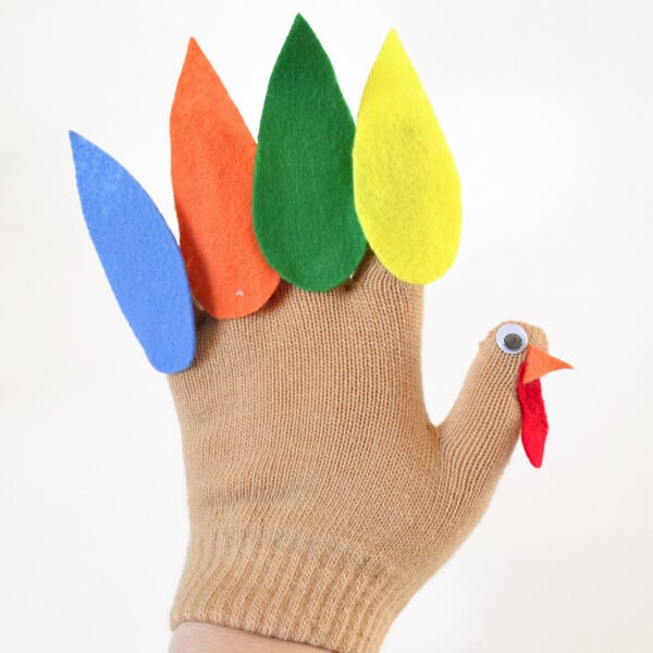 glove turned into a turkey using felt