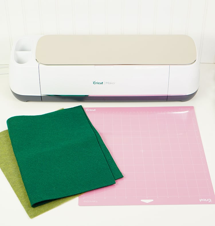 cricut maker machine and fabric grip mat and felt