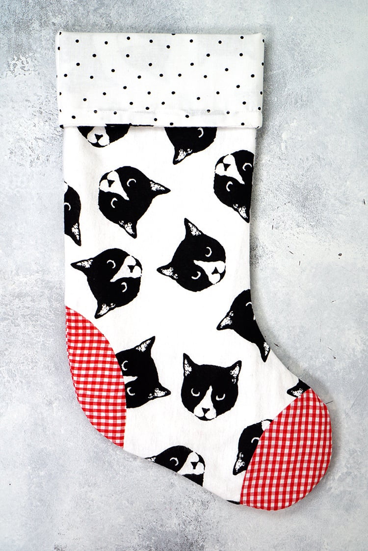 easy christmas stocking pattern and tutorial