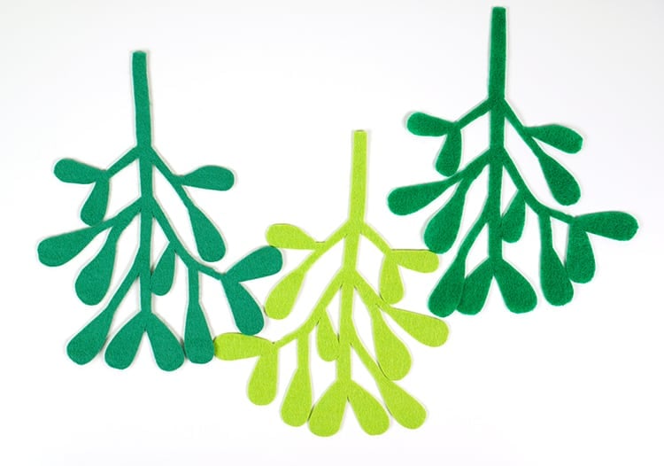 mistletoe pattern cut out out with cricut
