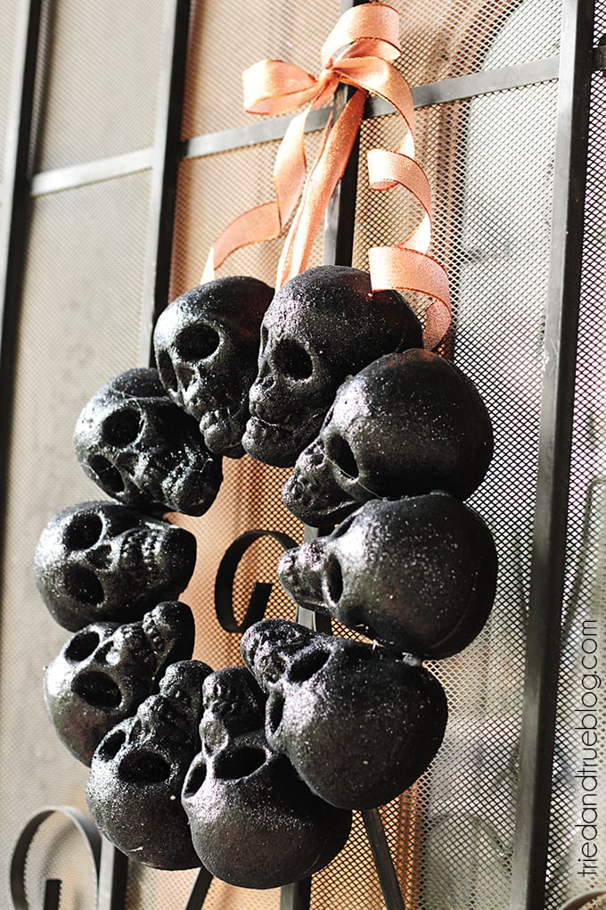 halloween skull wreath decoration