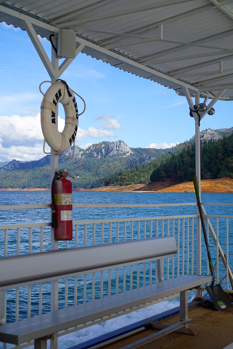 lake shasta boat ride view