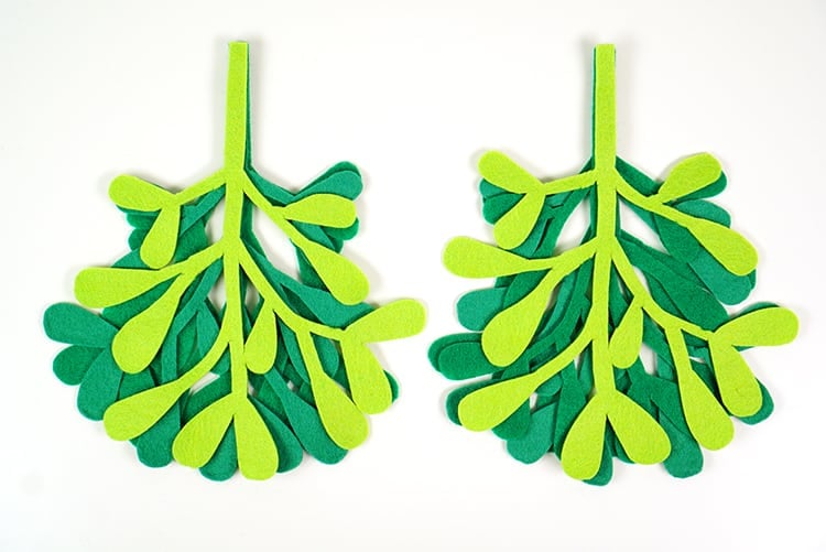 layering mistletoe patterns on top of eachother