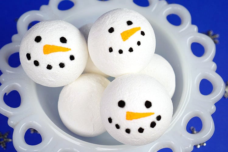 snowman faces on diy bath bombs