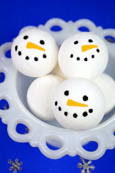 diy snowman bath bombs in dish