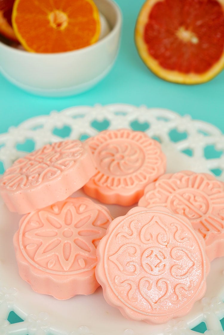 10-Minute Shimmery Grapefruit Soap