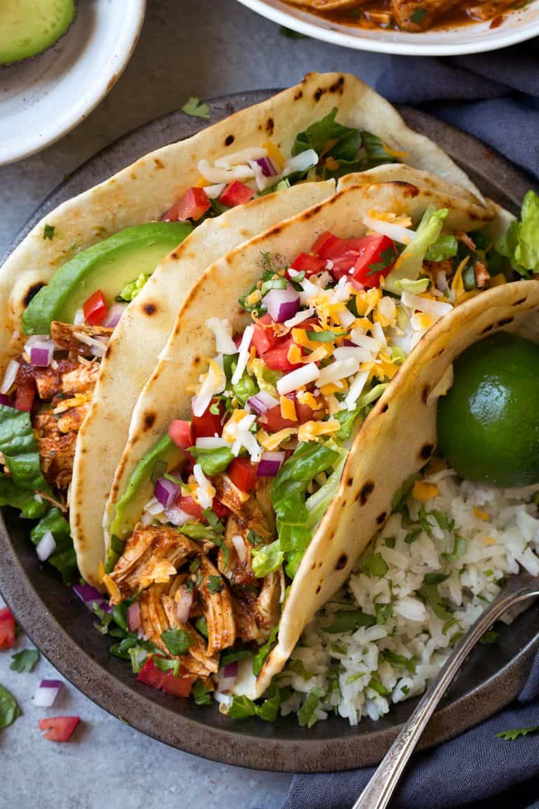 salsa chicken tacos with lime