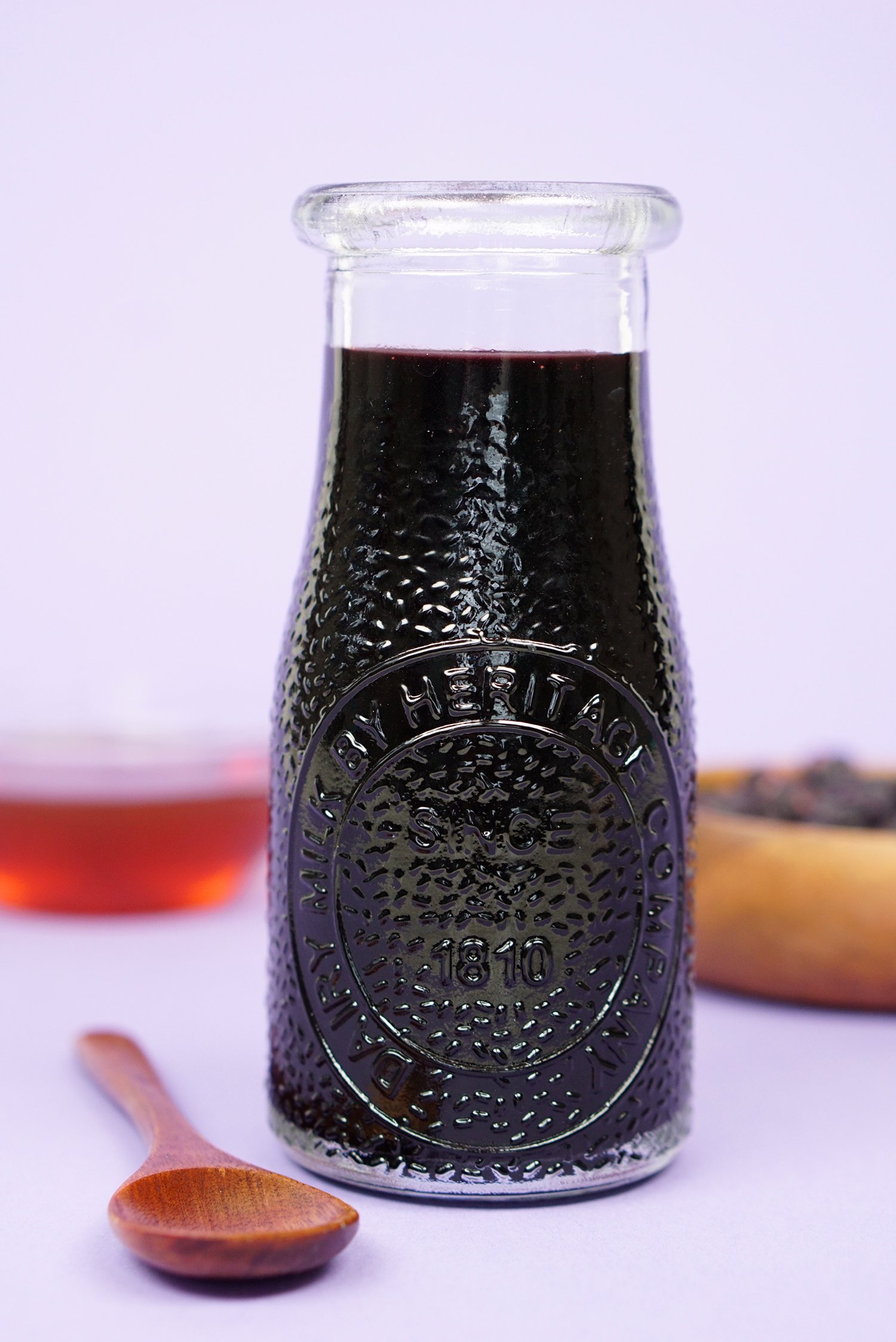 elderberry syrup in jar 