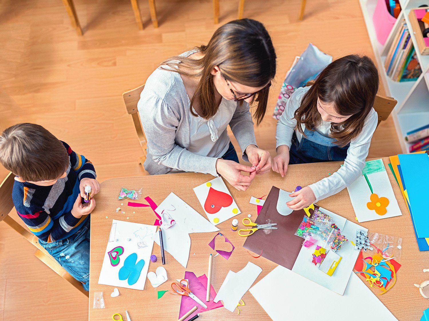 kids making quick and easy crafts