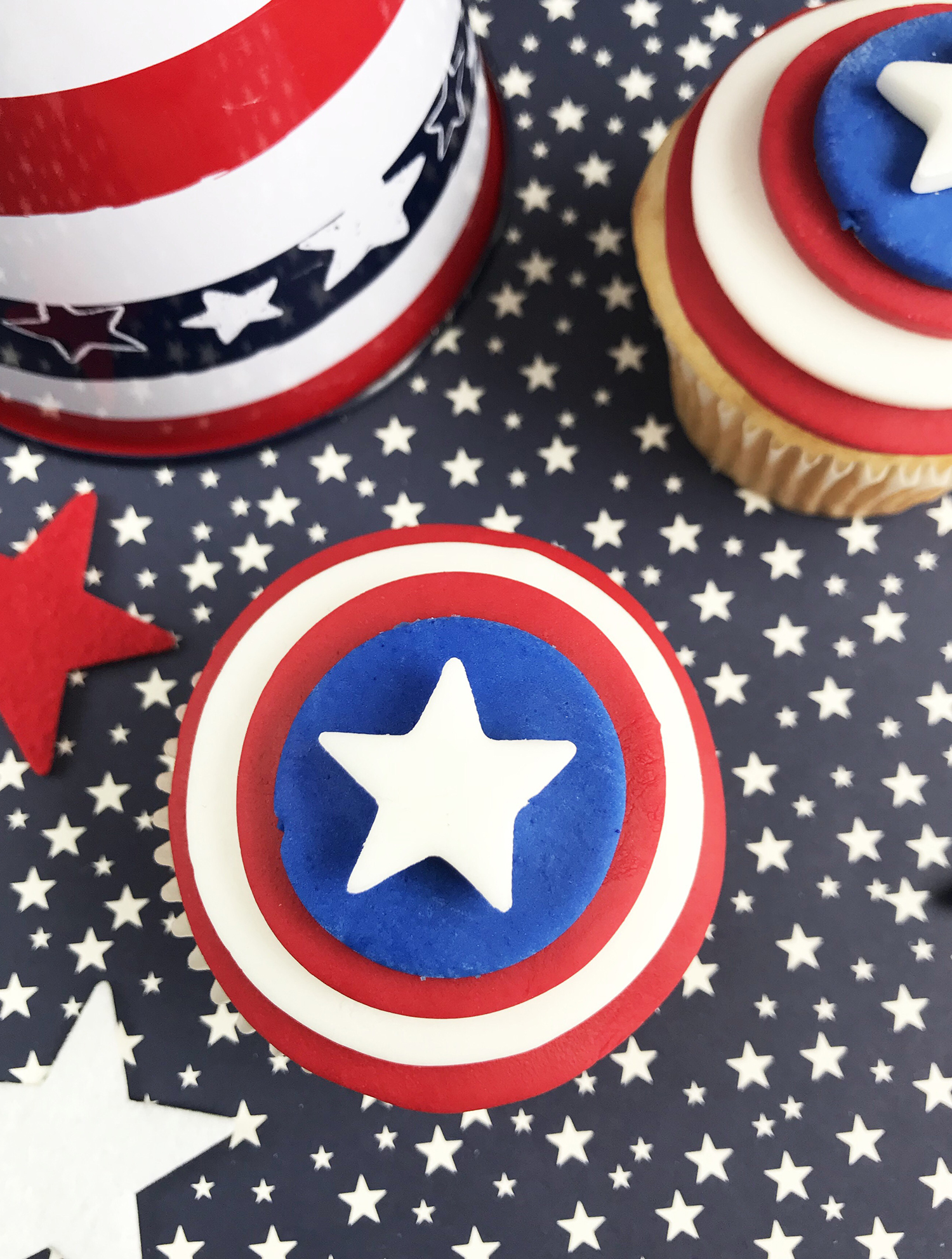 cute super hero cupcakes