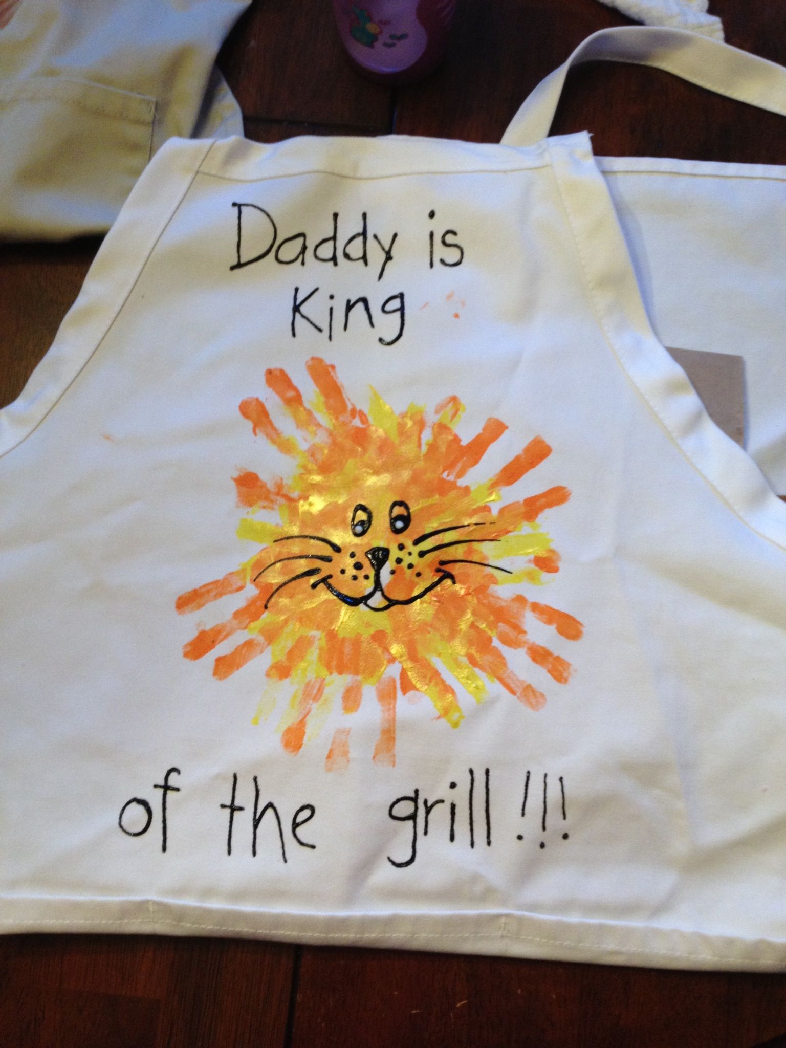 daddy is king of the grill apron