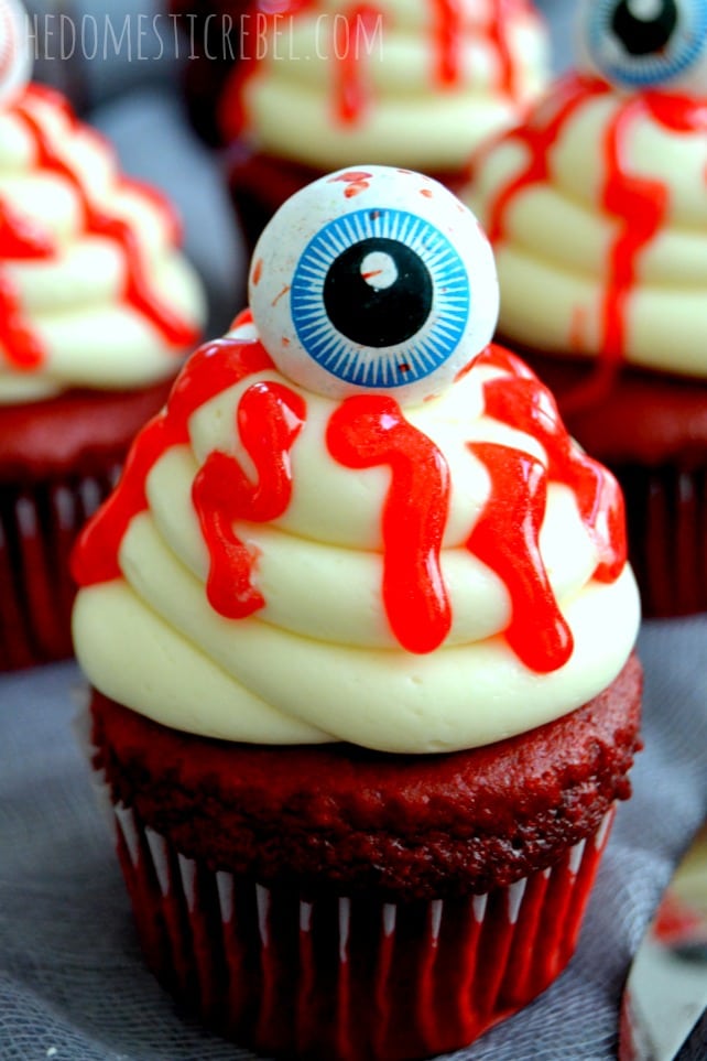 bloody eye cupcake for halloween